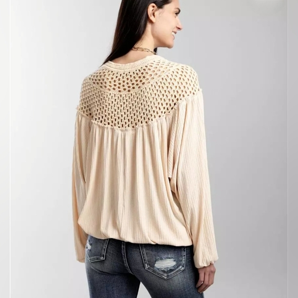 Gimmicks Crochet Yoke Cream Boho Long Sleeve Henley Peasant Top M - Picture 3 of 10